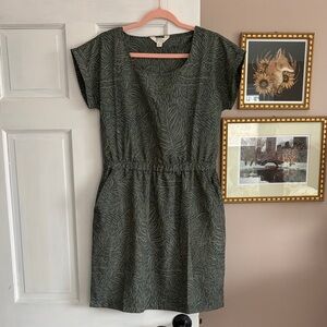 NWOT Mountain Warehouse Leaf Patterned Women's Dress